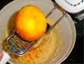 Belereszelem a narancs s a citrom hjt.